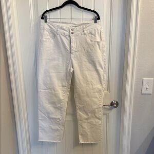 Women’s high waisted straight leg ankle raw hem jeans